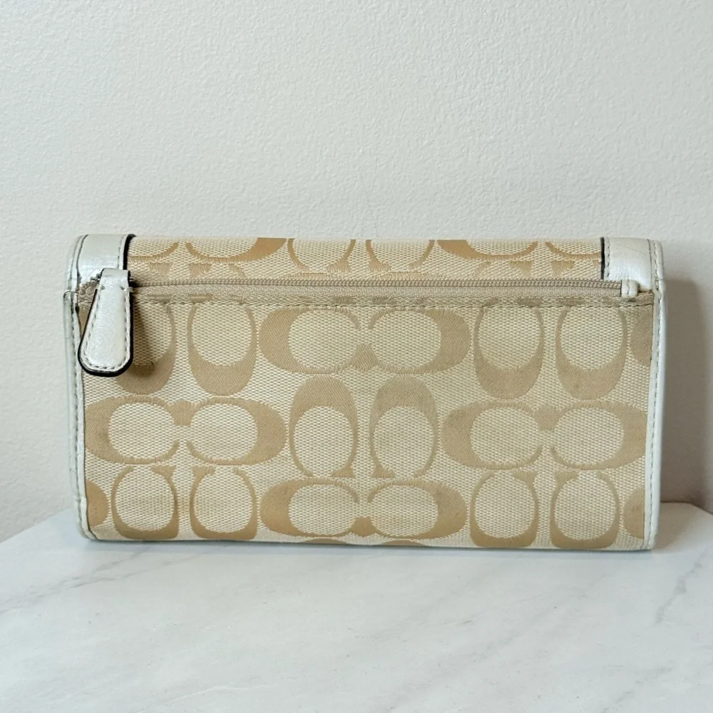 Coach chic wallet